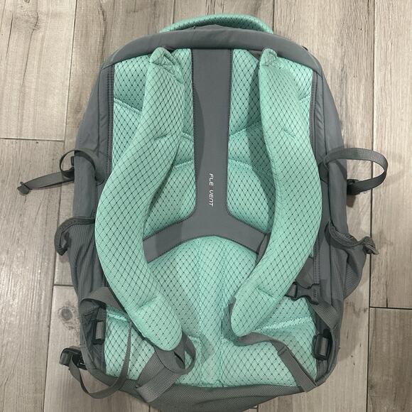 north face backpack surf green The Borealis Commuter Laptop - Water Repellent, Laptop Sleeve, Large Main Compartment, Duck Green/New Taupe Green, One Size while the large main compartment is ideal for books and binders The North Face Women\'s Borealis